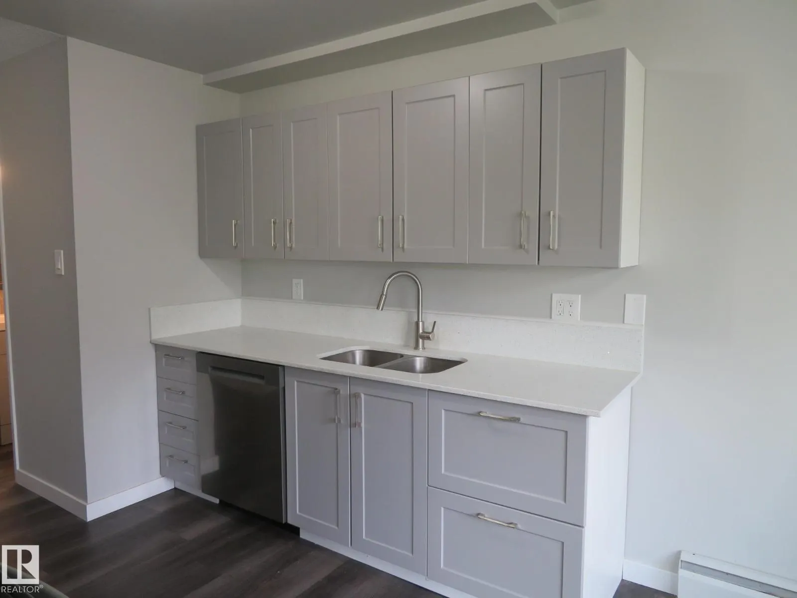 #205 7805 159 ST NW