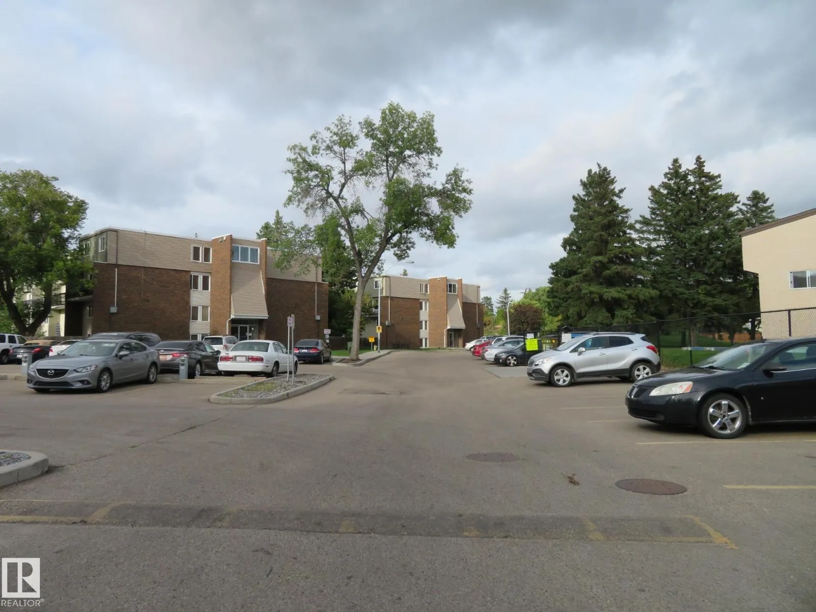 #205 7805 159 ST NW