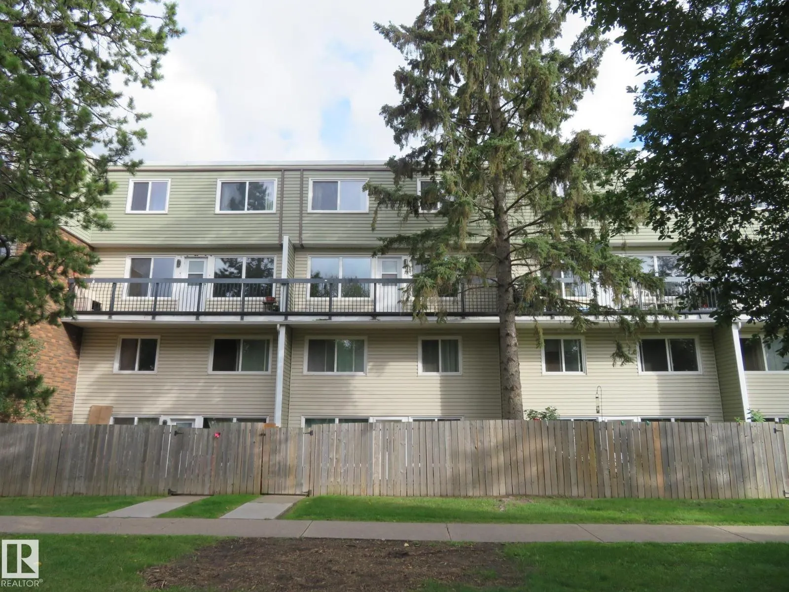 #205 7805 159 ST NW