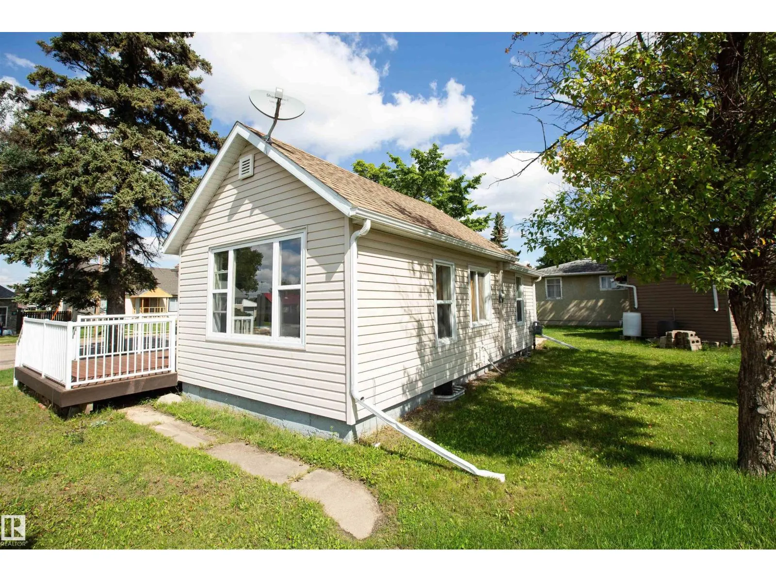 9735 106 ST