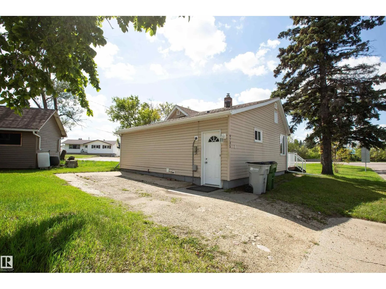 9735 106 ST