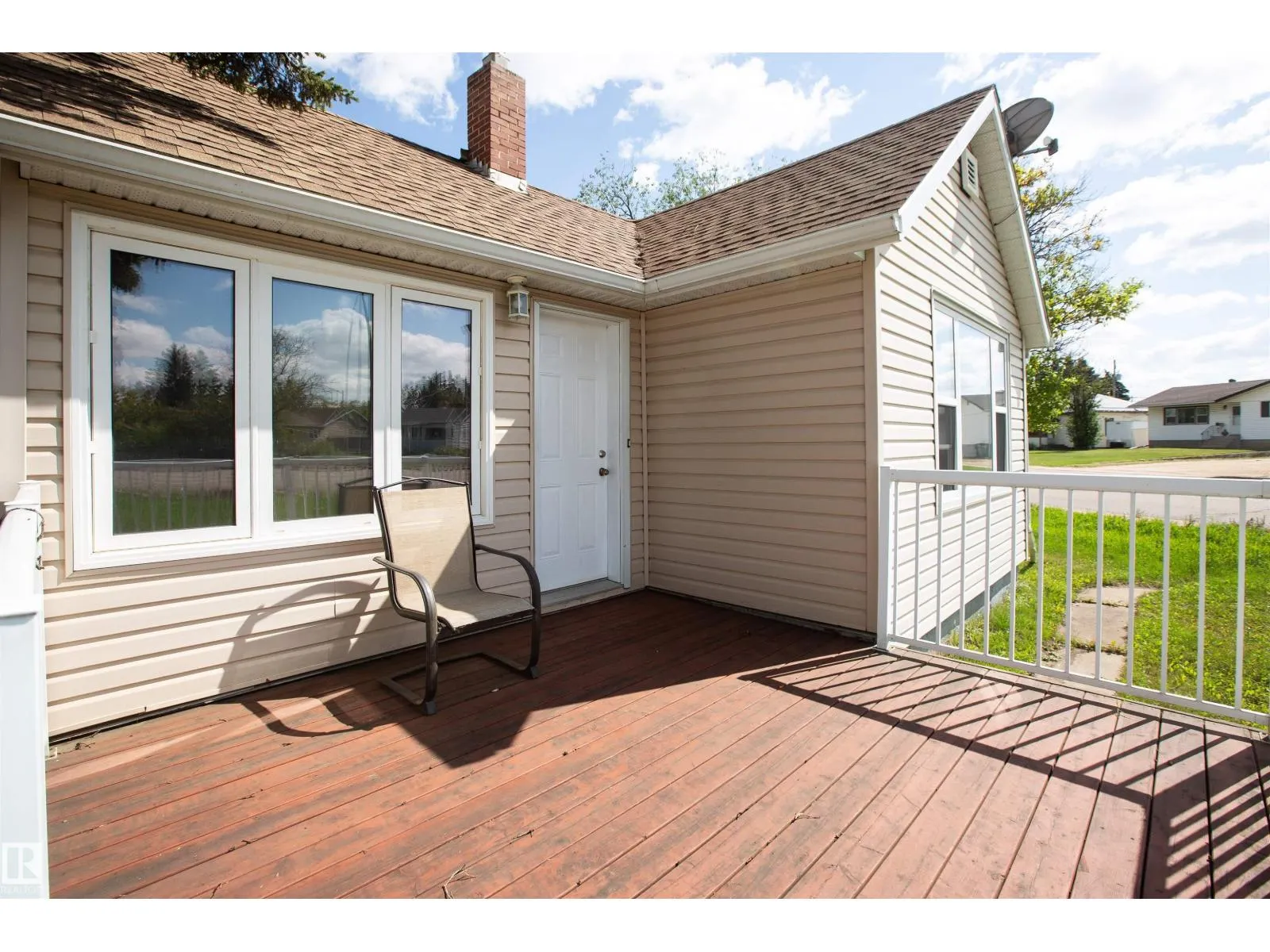 9735 106 ST