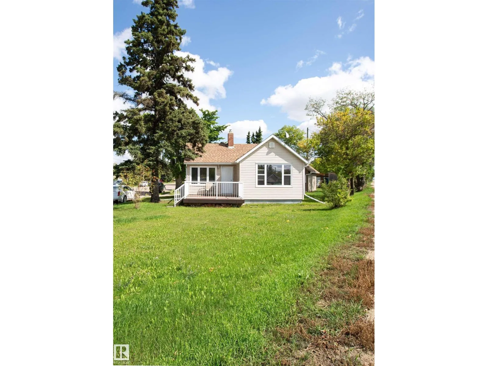 9735 106 ST
