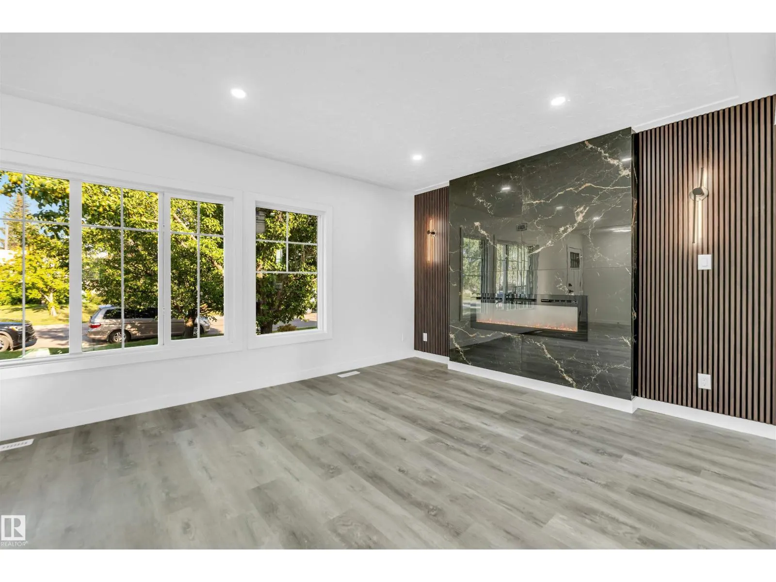 13604 139 ST NW