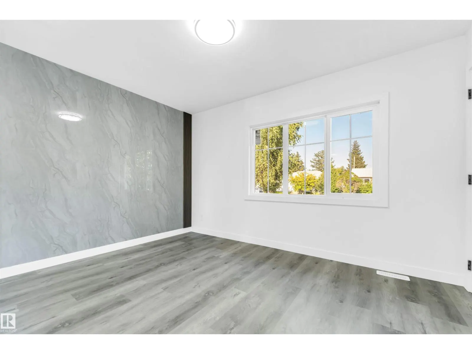 13604 139 ST NW