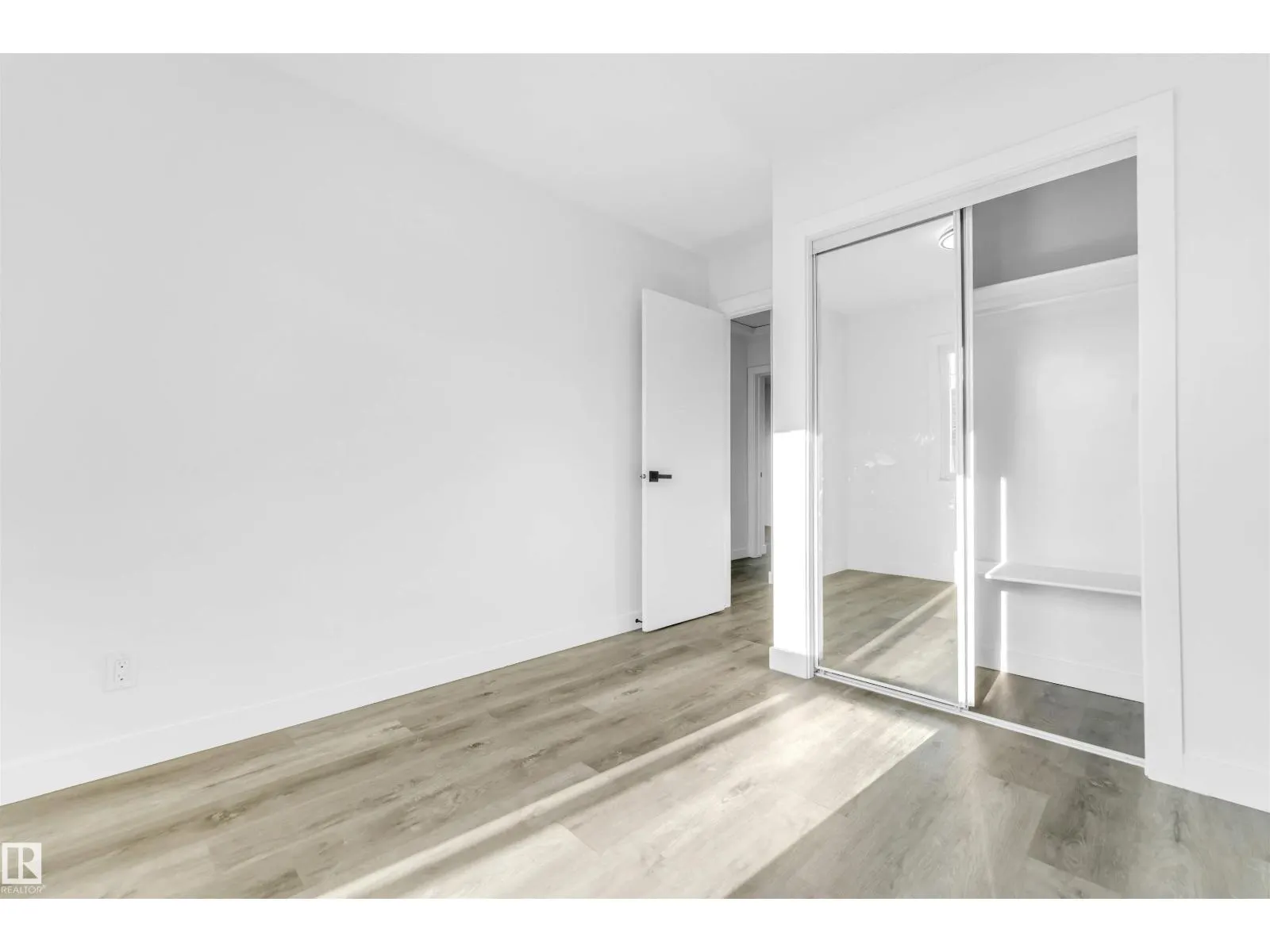13604 139 ST NW