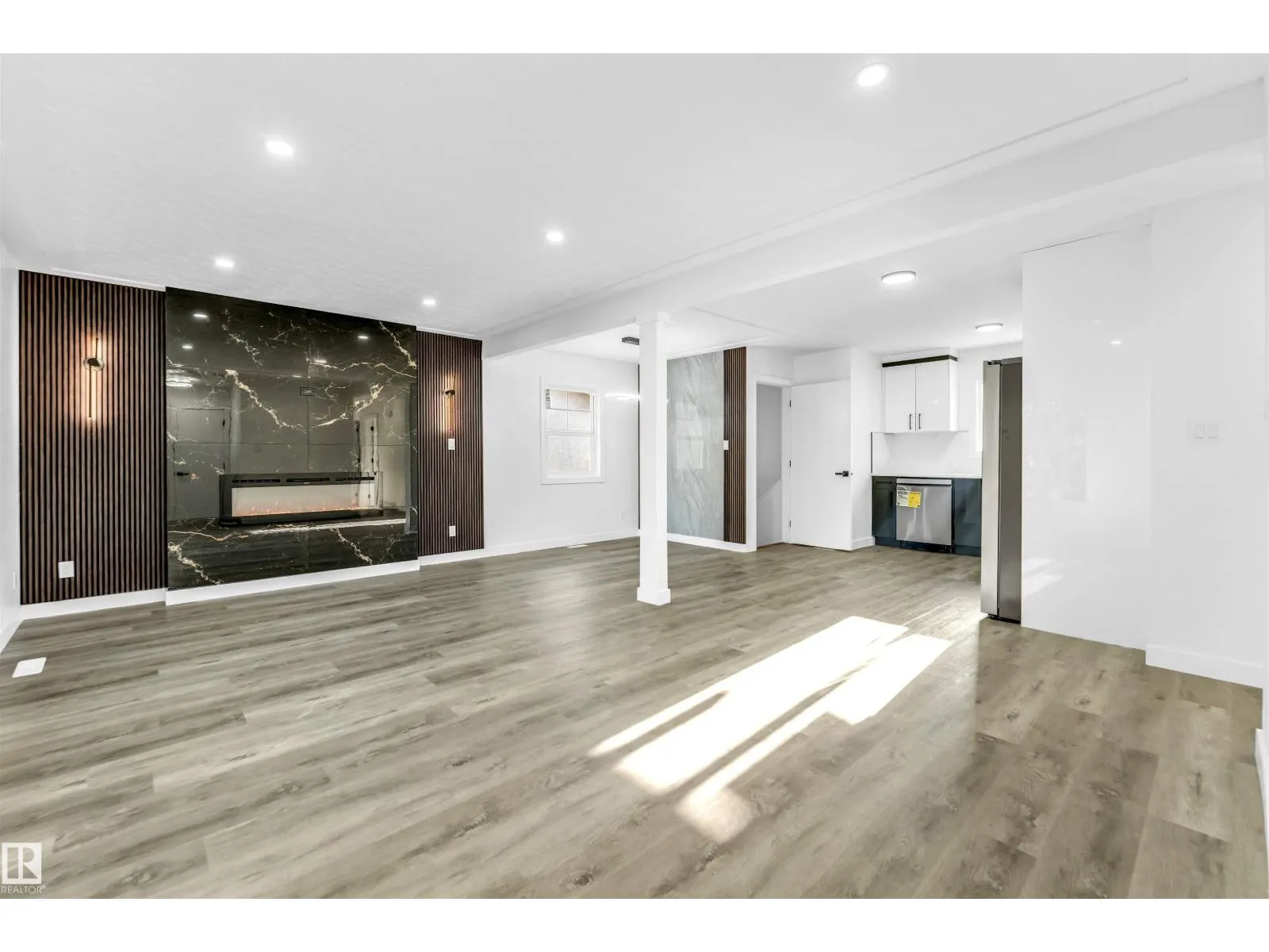 13604 139 ST NW