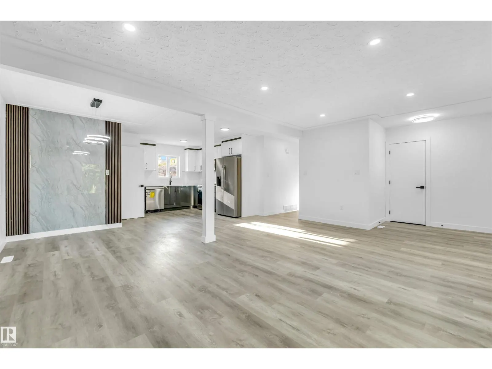 13604 139 ST NW