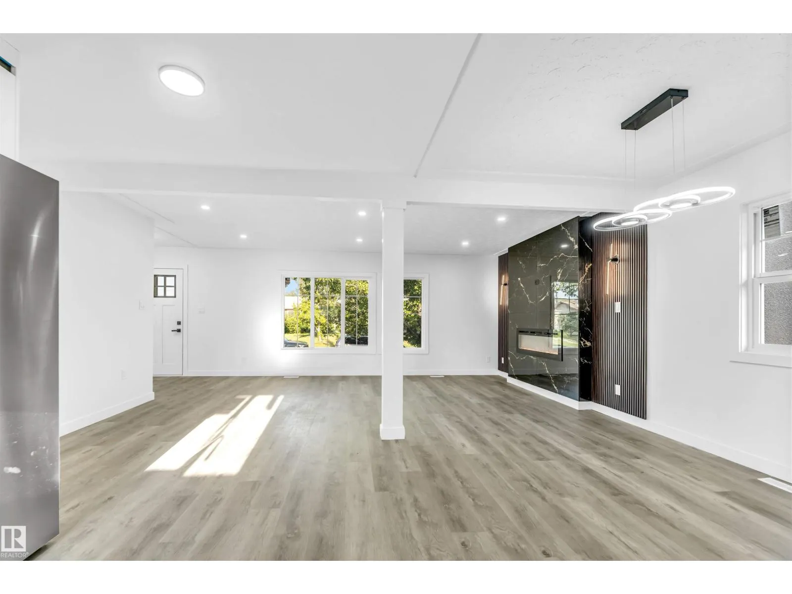 13604 139 ST NW