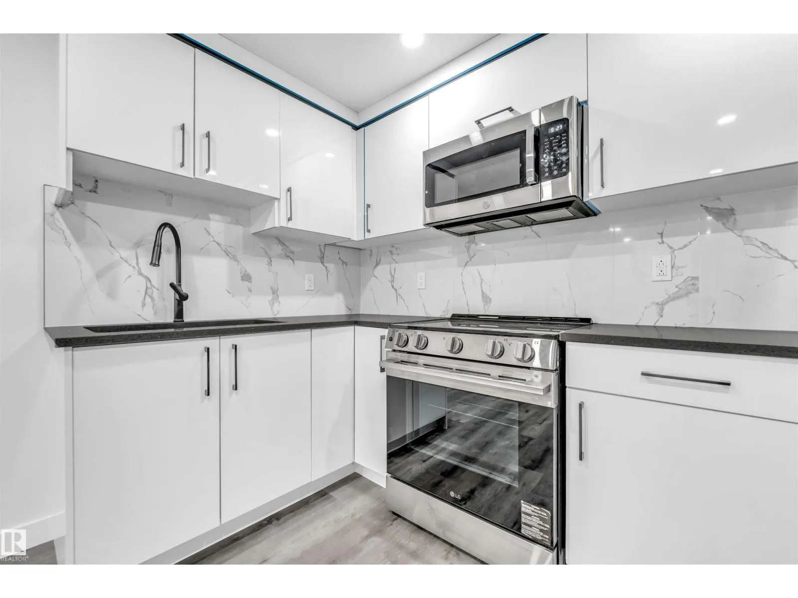 13604 139 ST NW