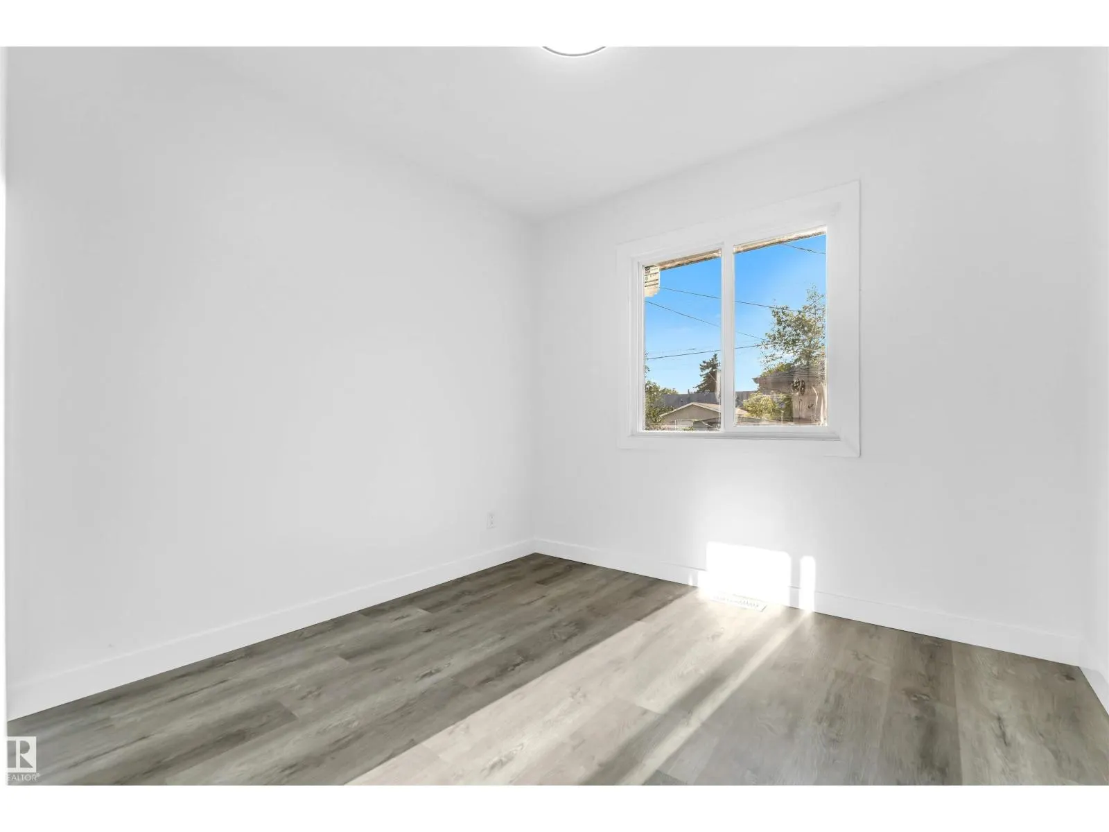 13604 139 ST NW