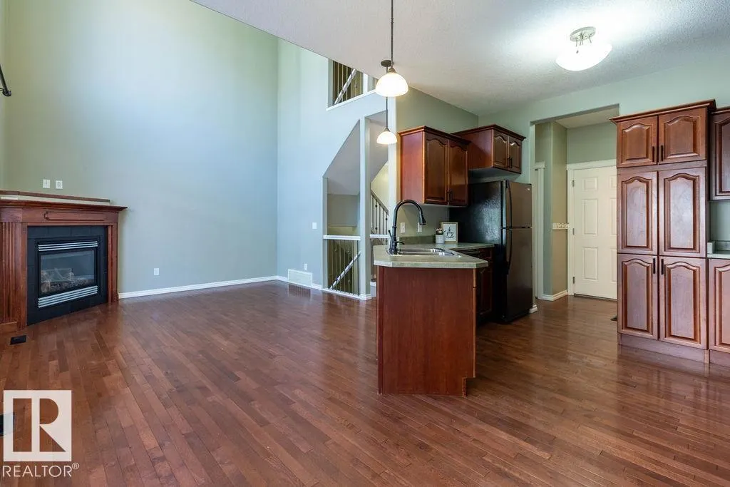 11546 11 AV SW