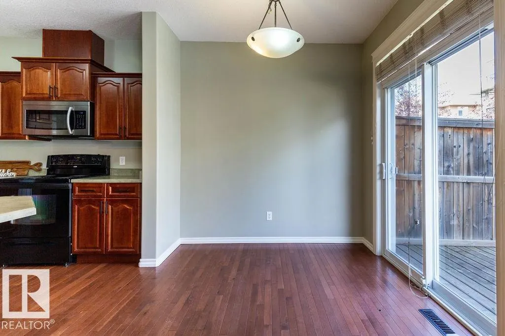 11546 11 AV SW
