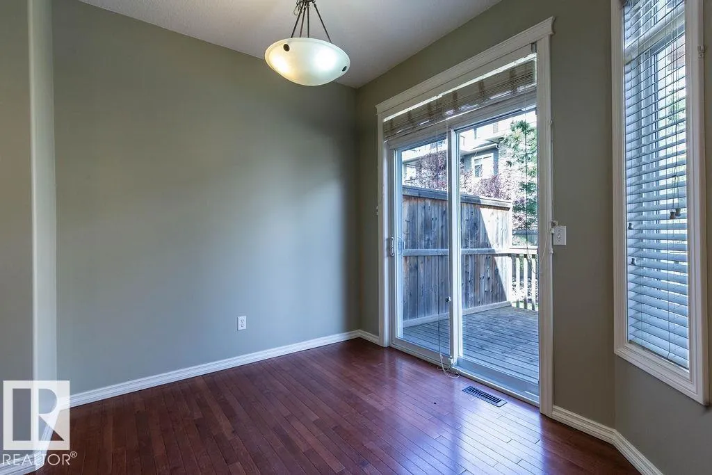 11546 11 AV SW
