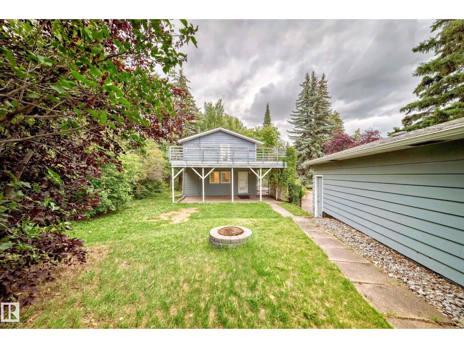 16 SCARBORO PL