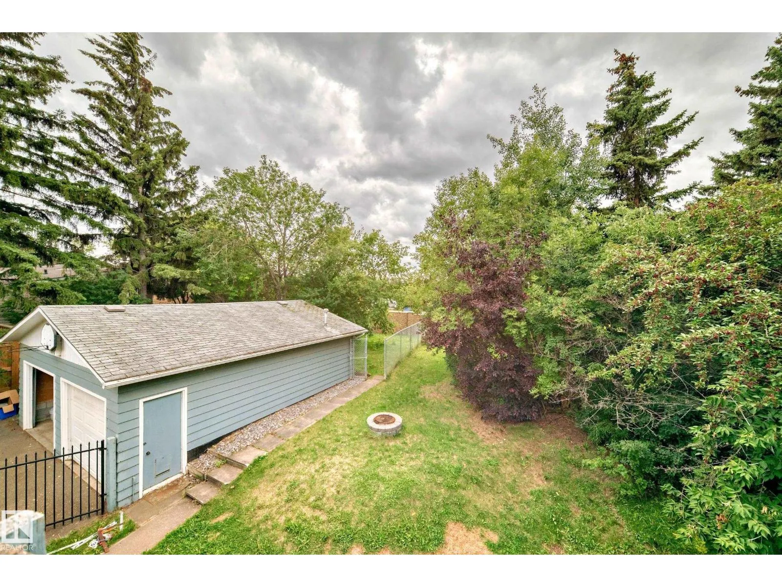 16 SCARBORO PL