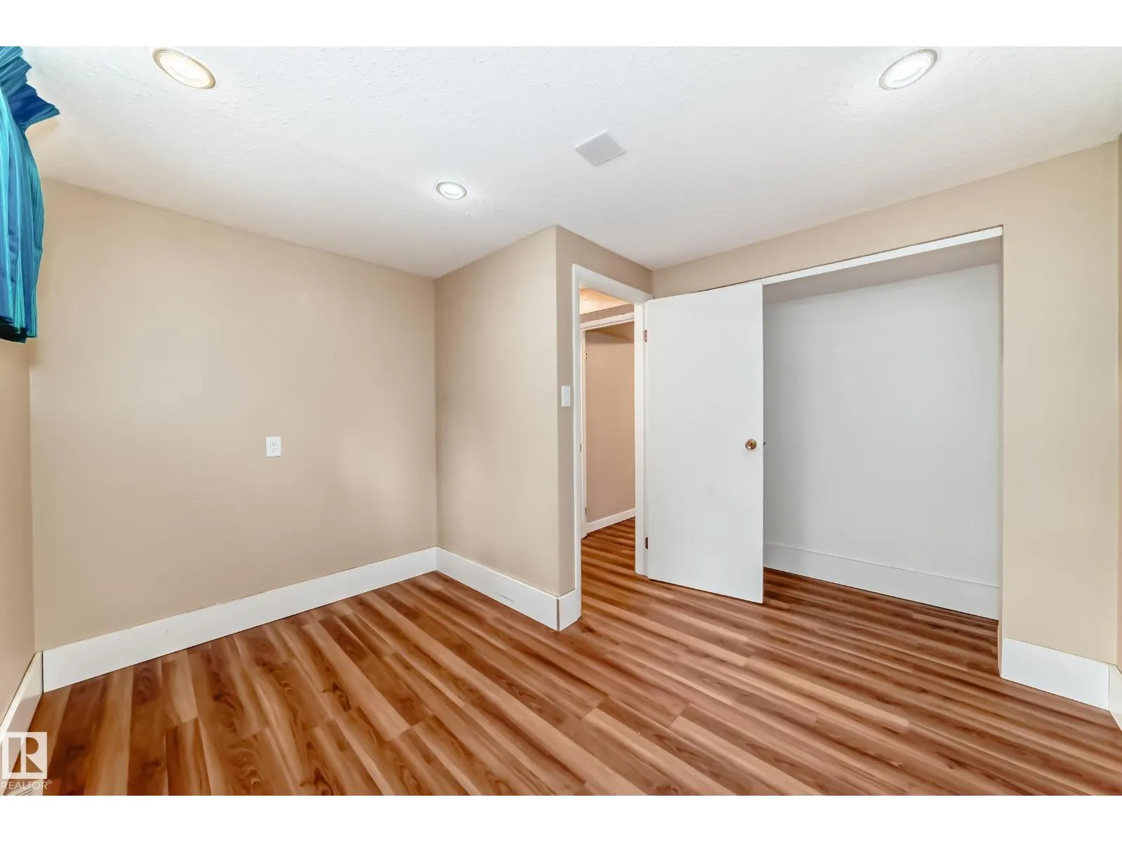 16 SCARBORO PL