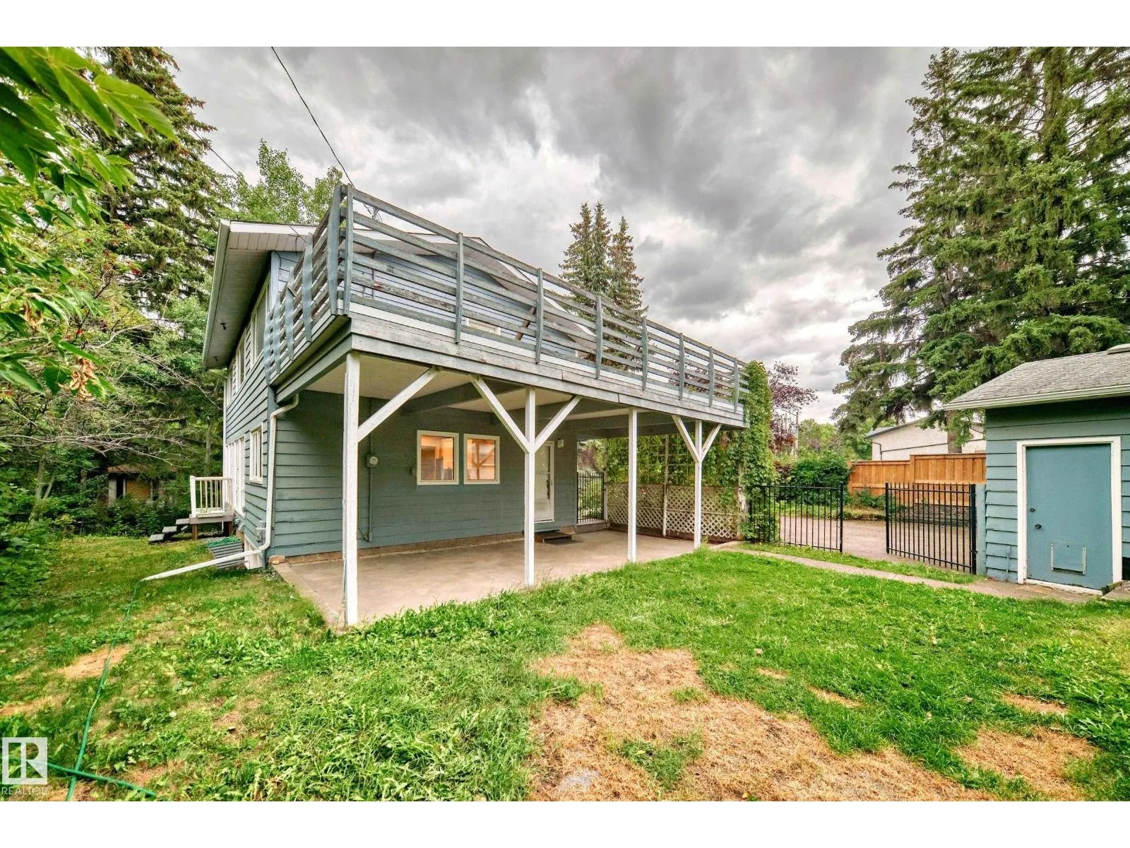 16 SCARBORO PL