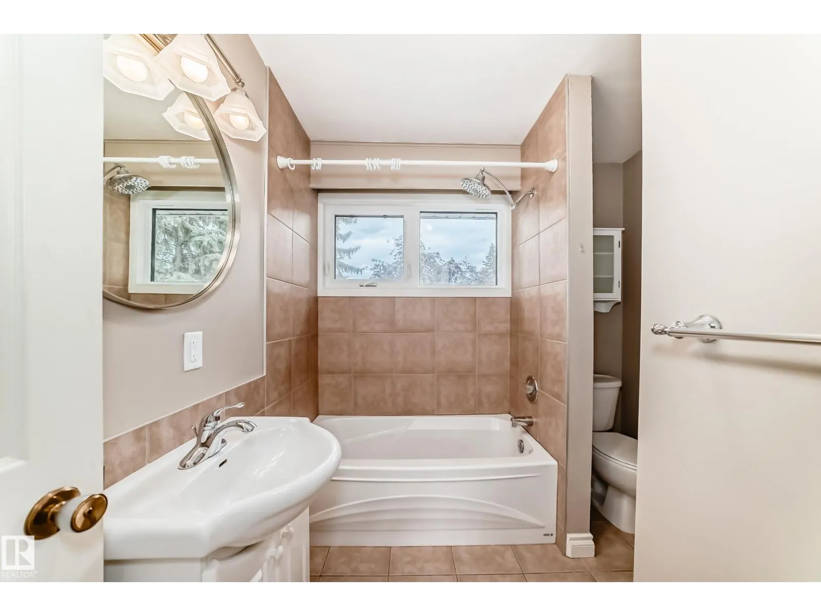 16 SCARBORO PL