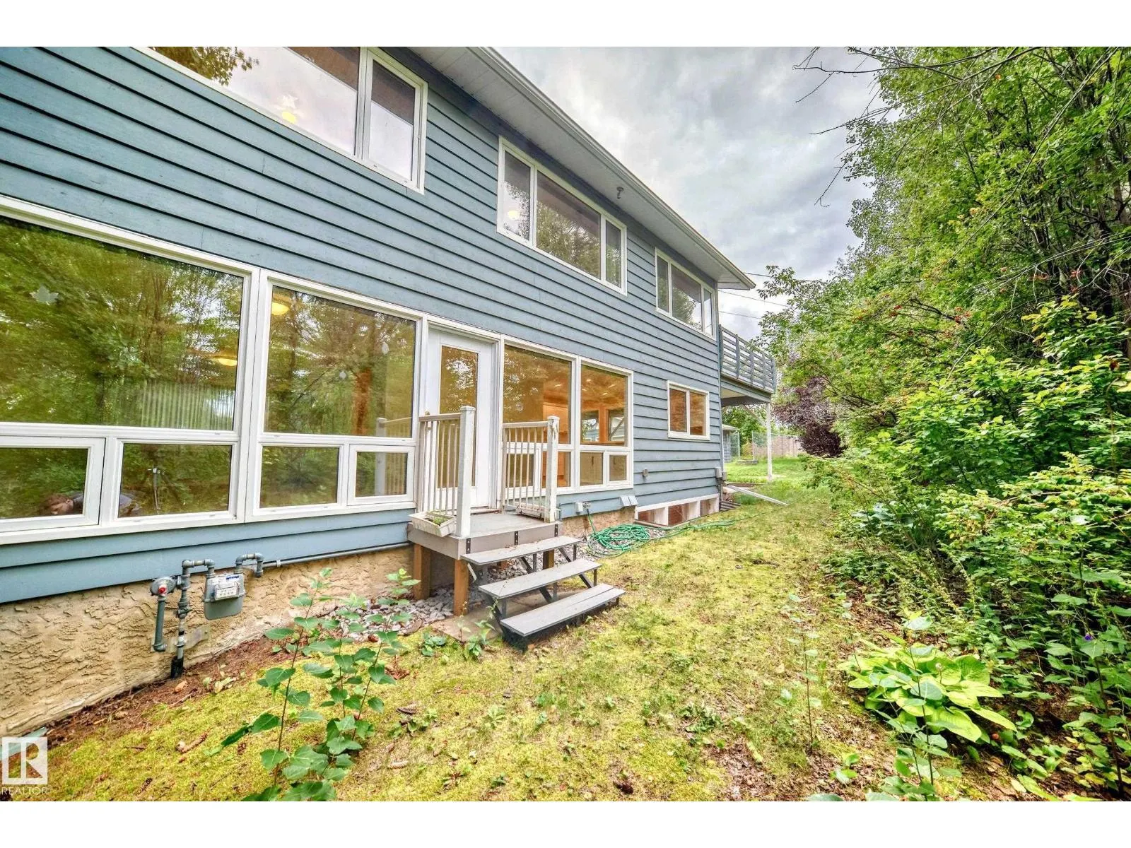 16 SCARBORO PL