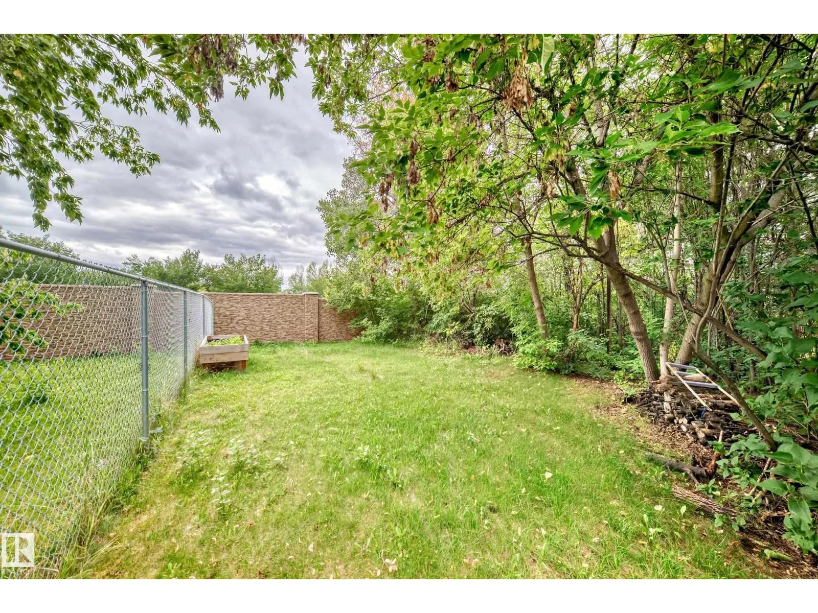 16 SCARBORO PL