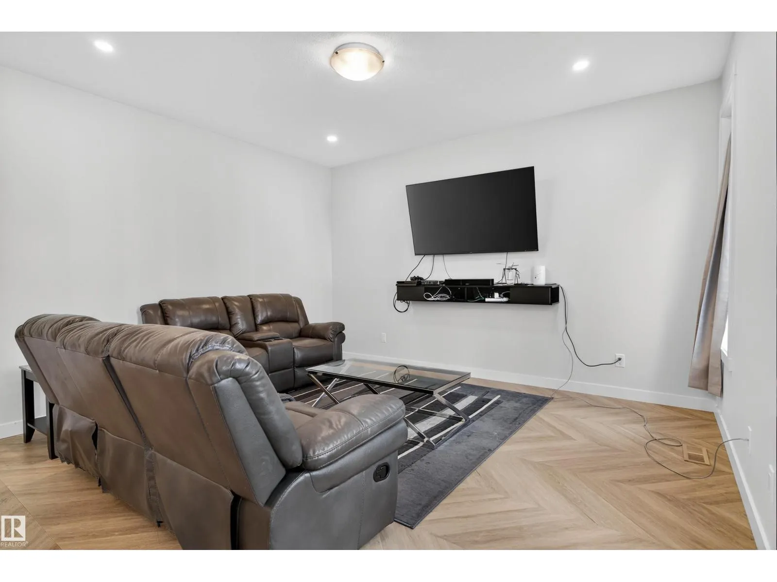 20806 19A AV NW