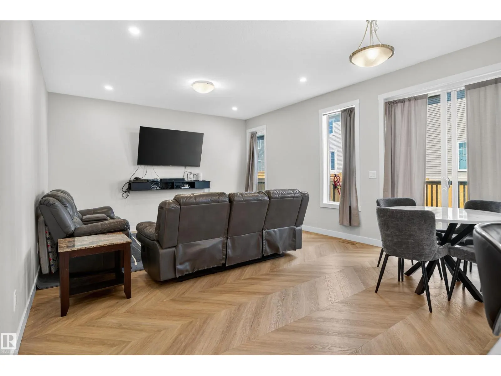 20806 19A AV NW