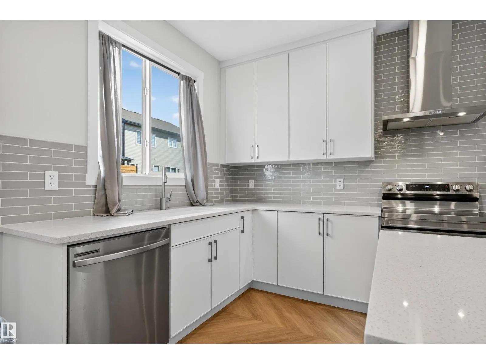 20806 19A AV NW