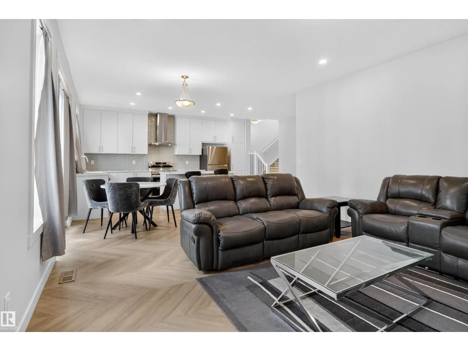 20806 19A AV NW