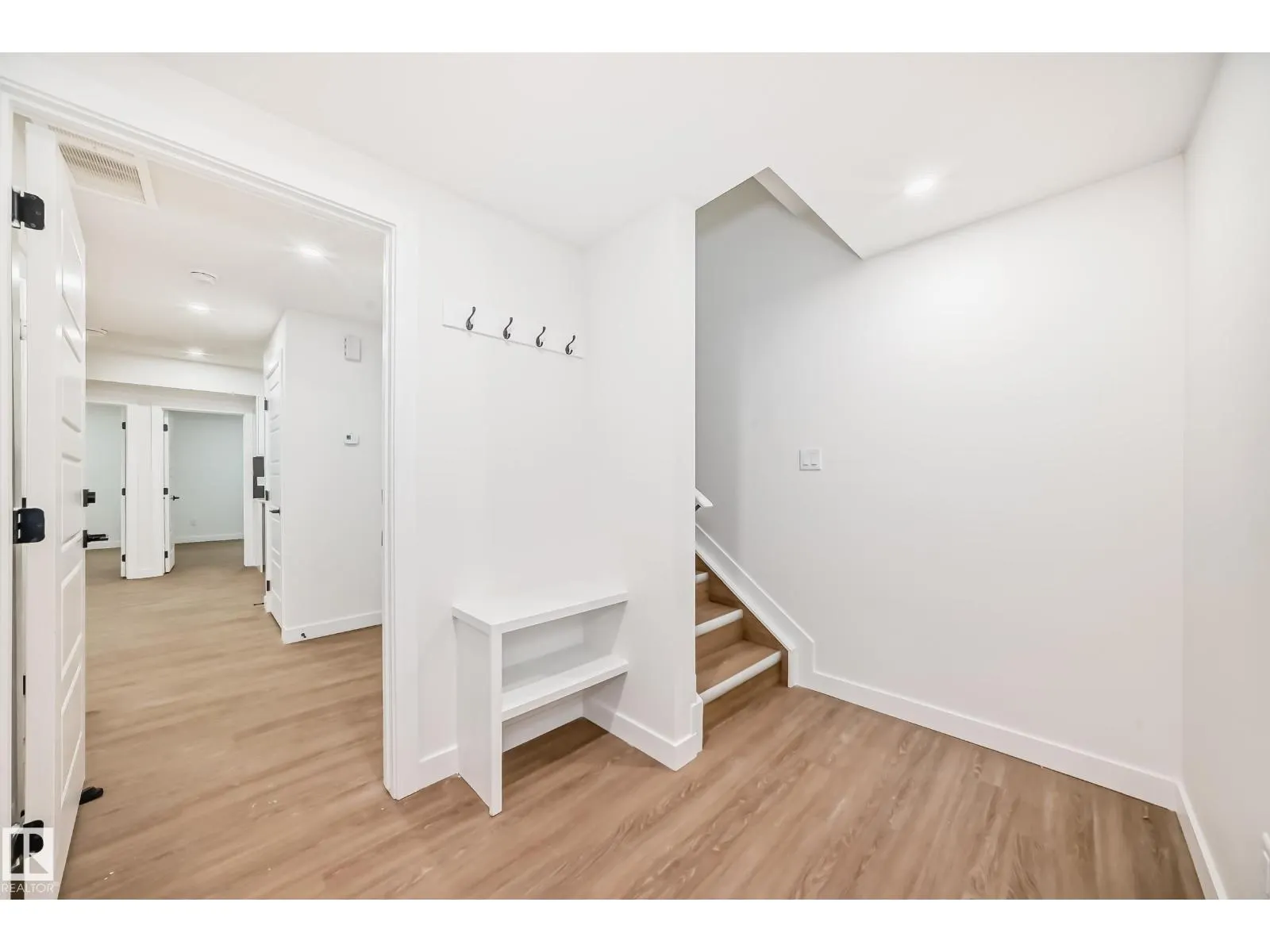 2 12122 43 ST NW