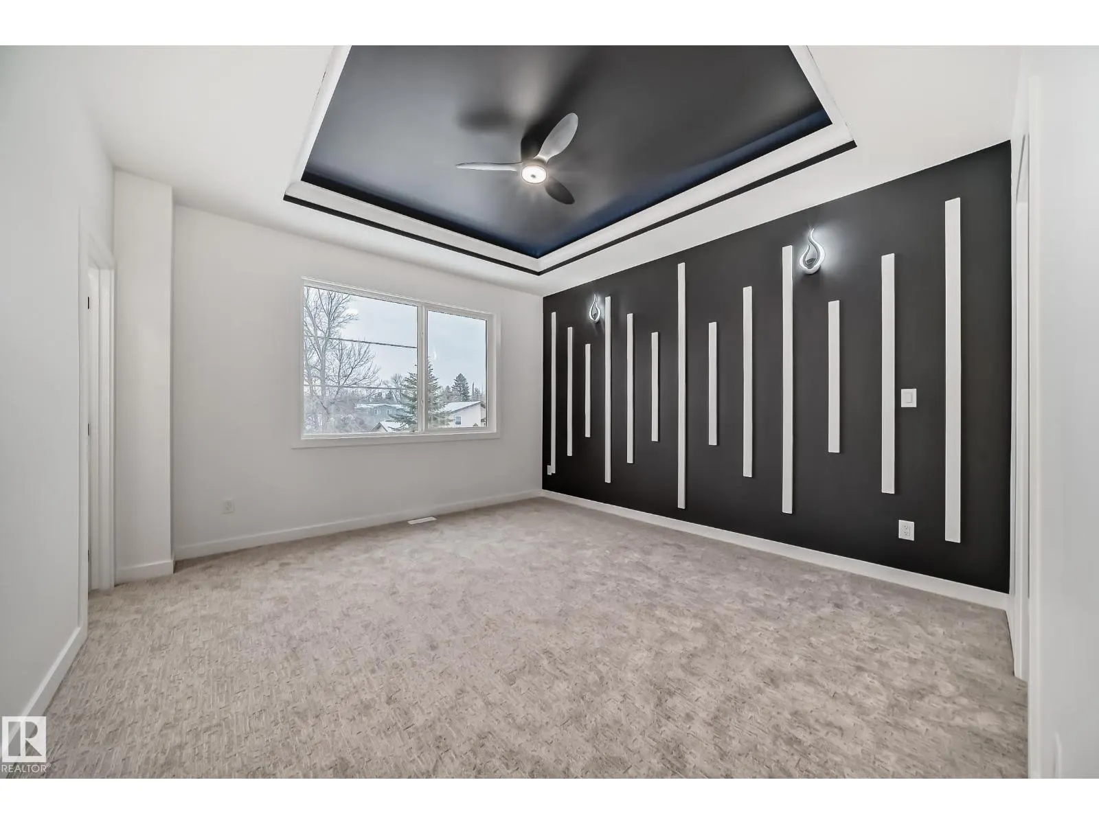 2 12122 43 ST NW