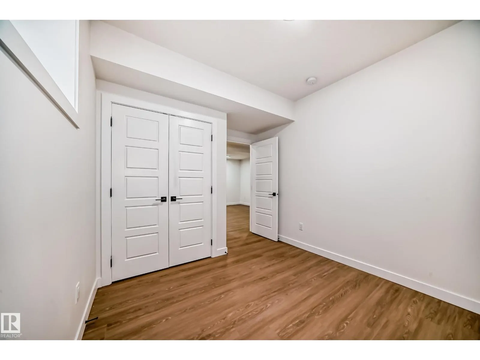 2 12122 43 ST NW