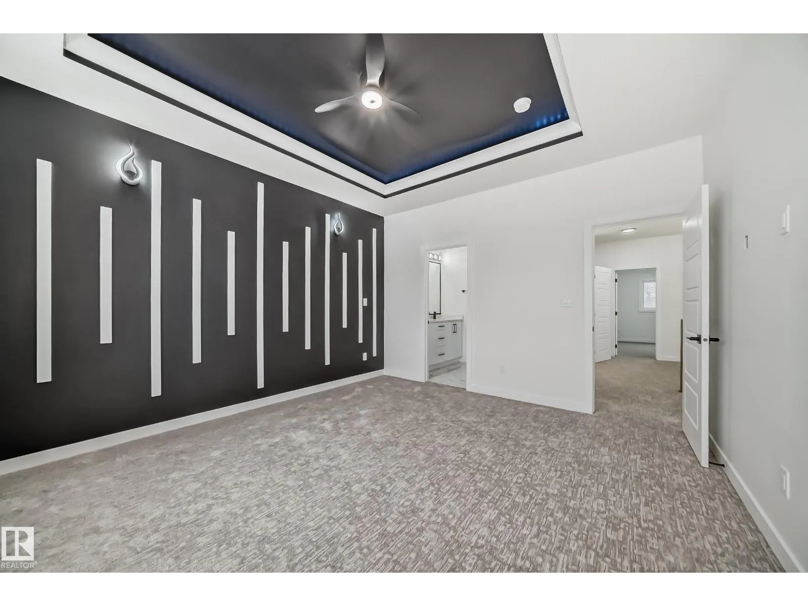 2 12122 43 ST NW