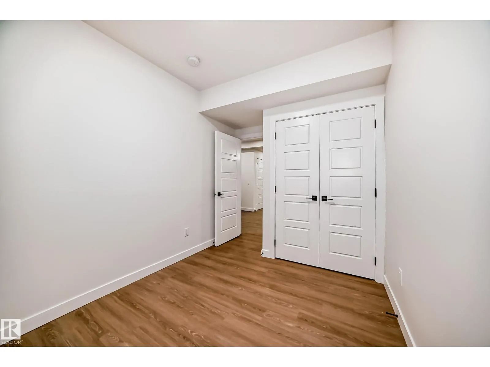 2 12122 43 ST NW