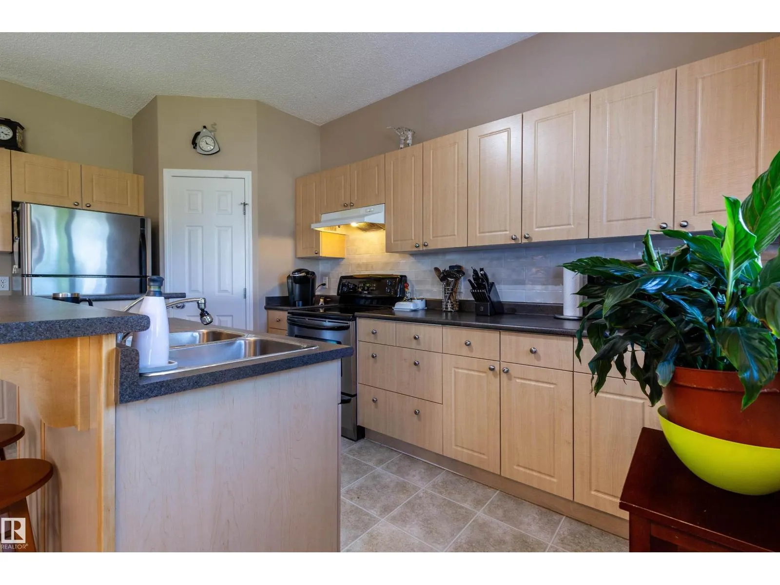 18 GRAYRIDGE BA