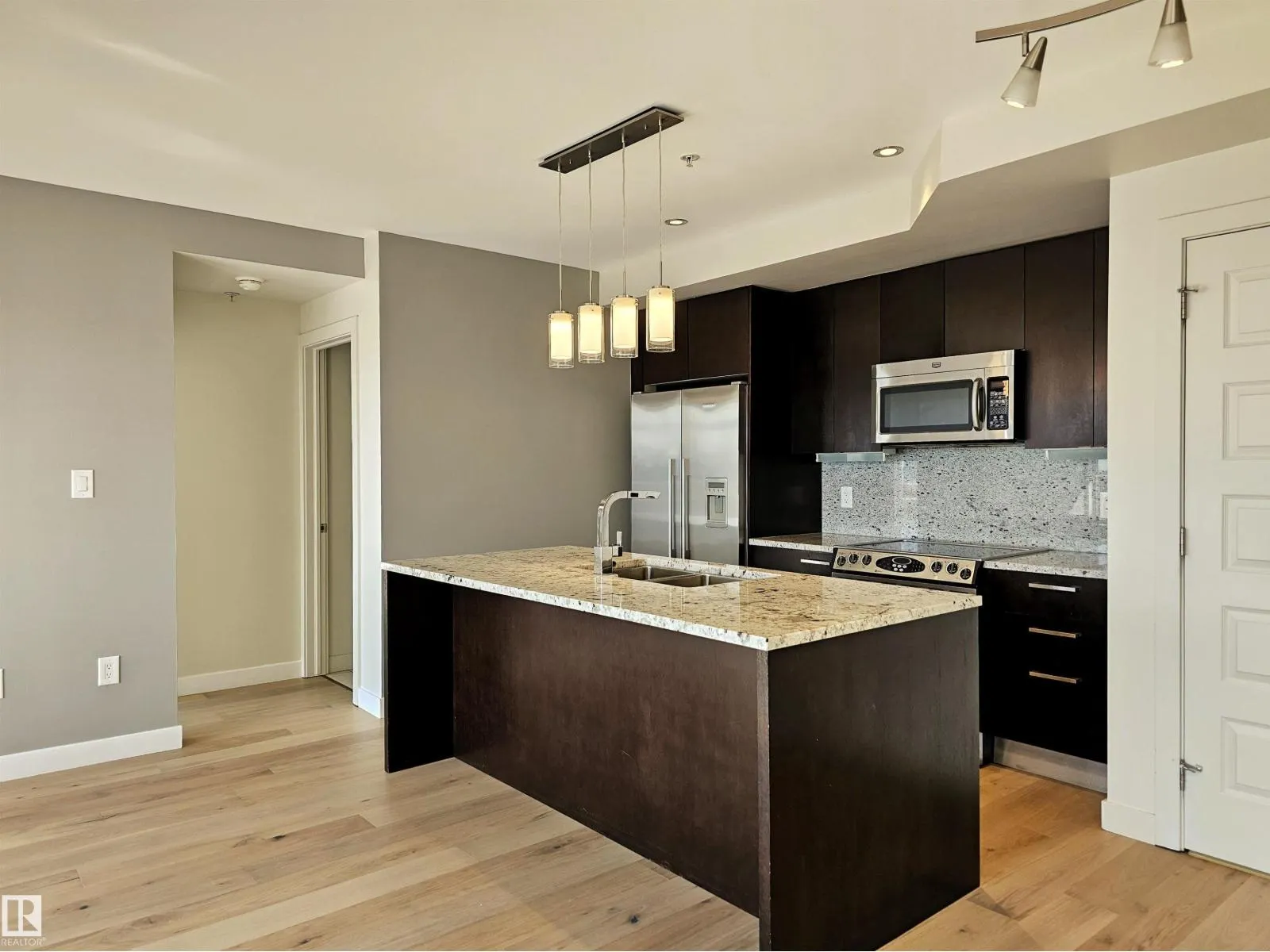 #701 10388 105 ST NW