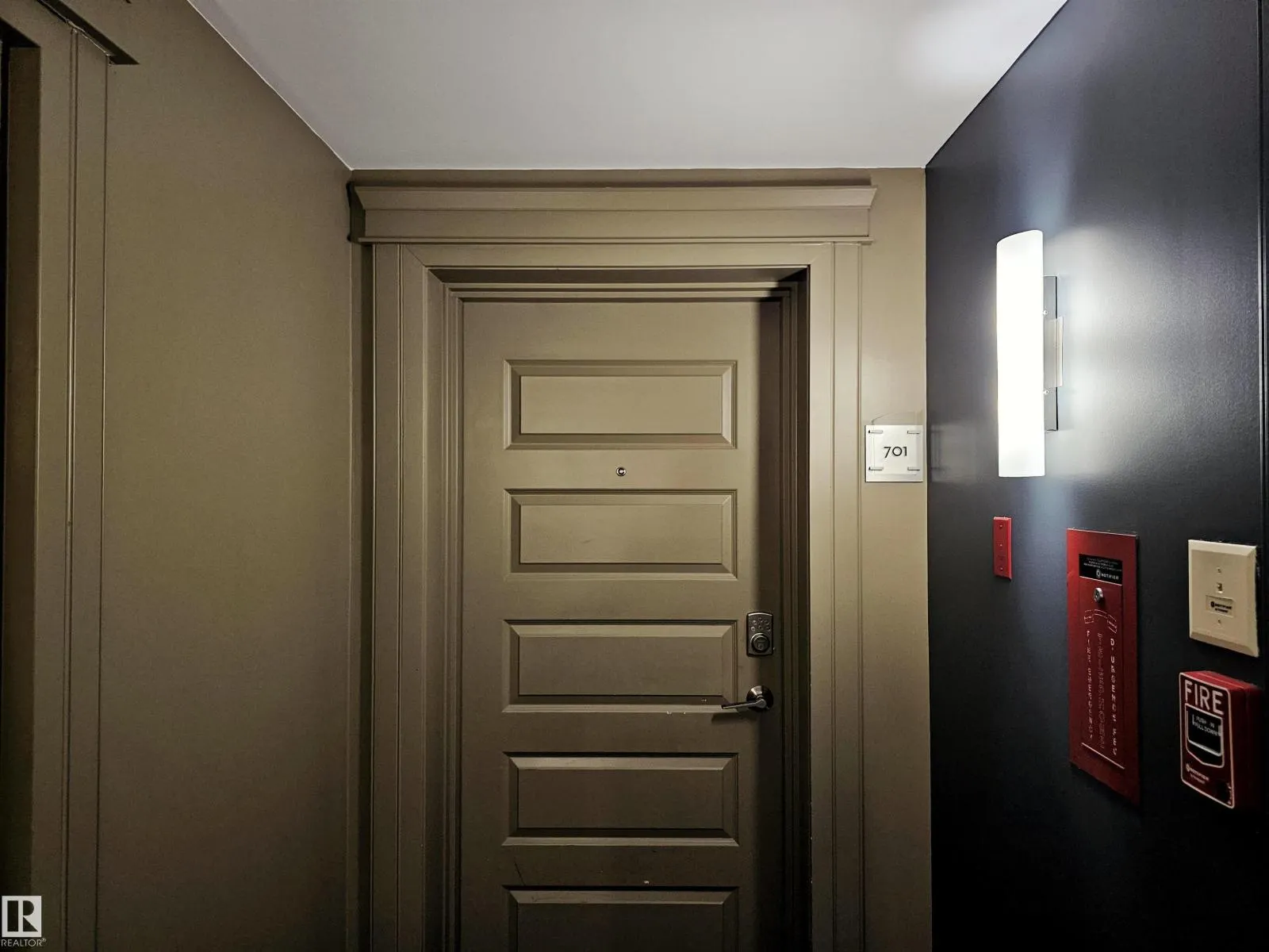 #701 10388 105 ST NW