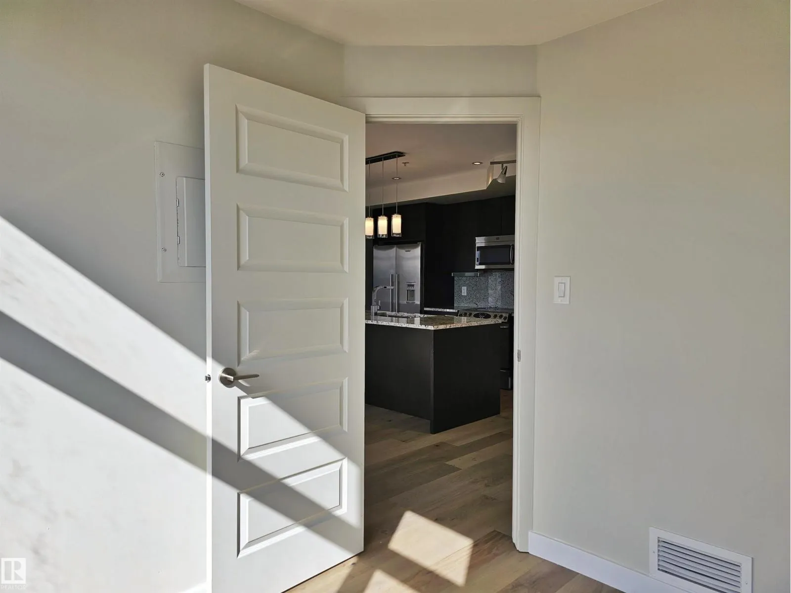 #701 10388 105 ST NW