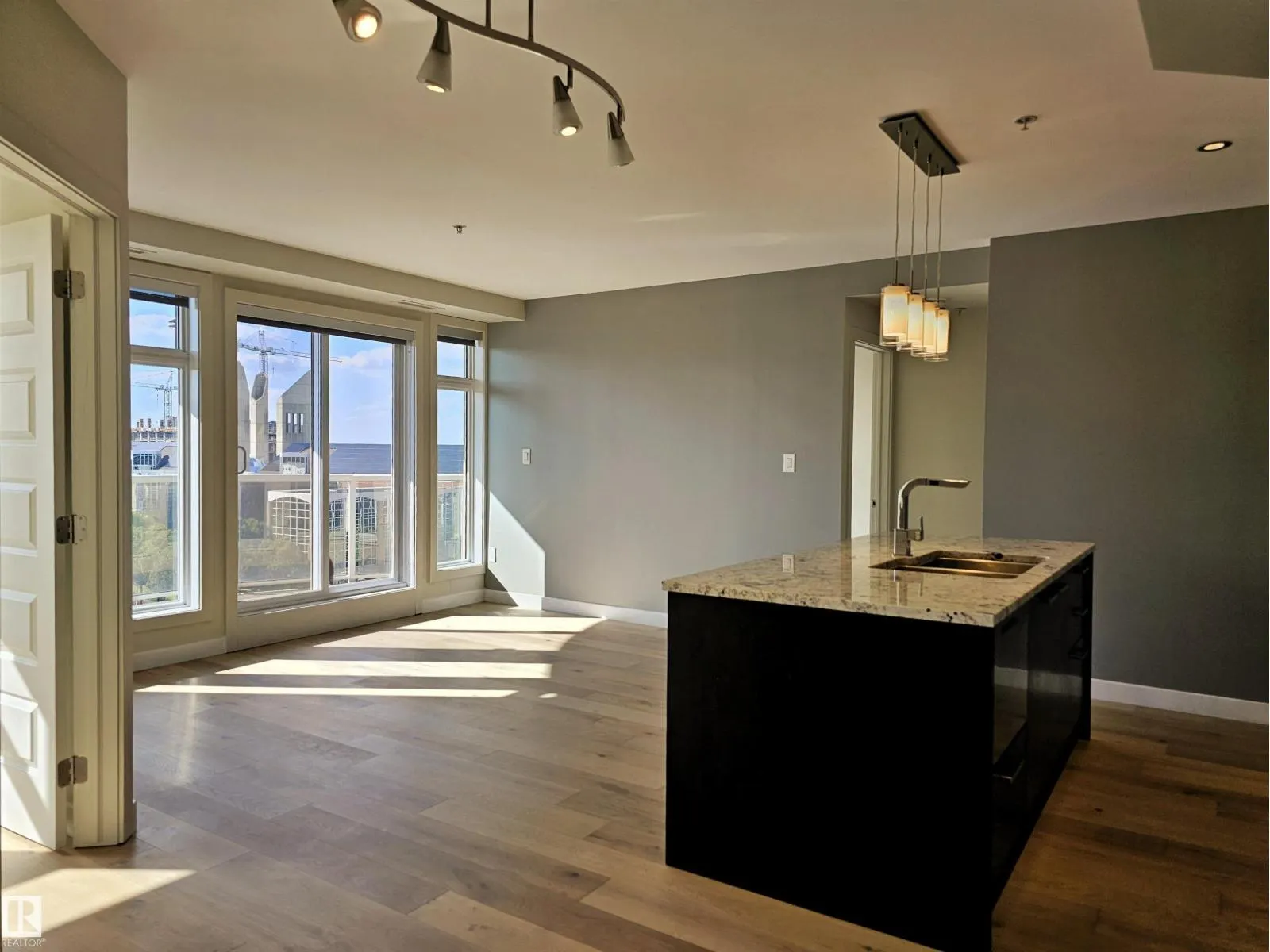 #701 10388 105 ST NW