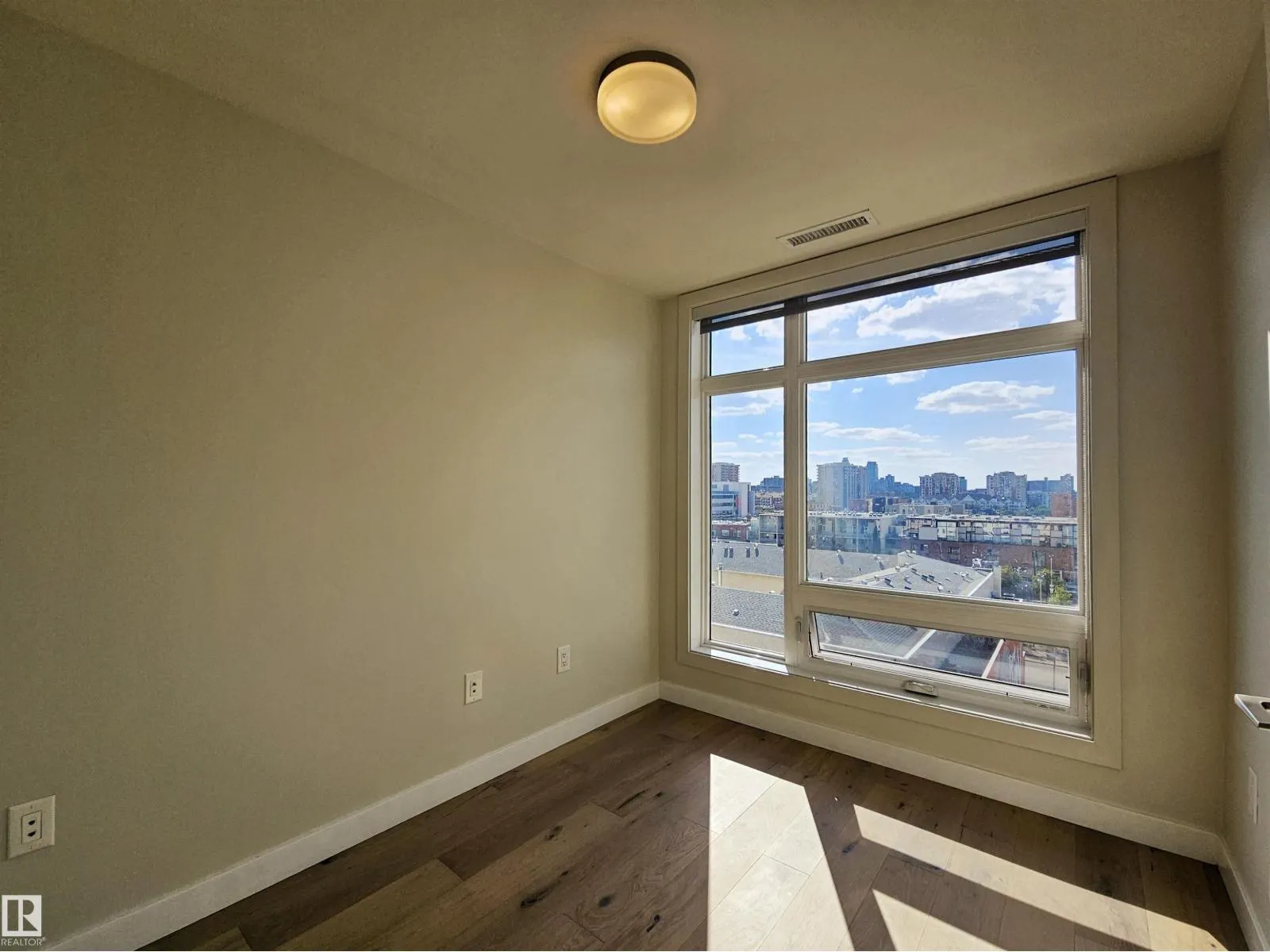 #701 10388 105 ST NW