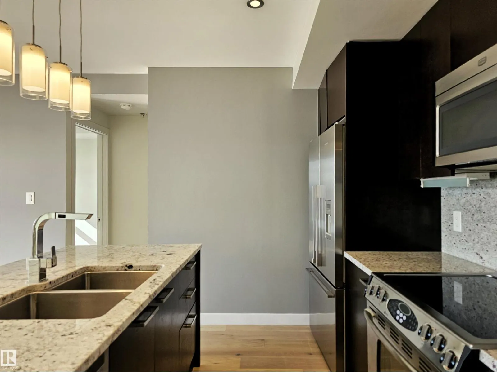 #701 10388 105 ST NW