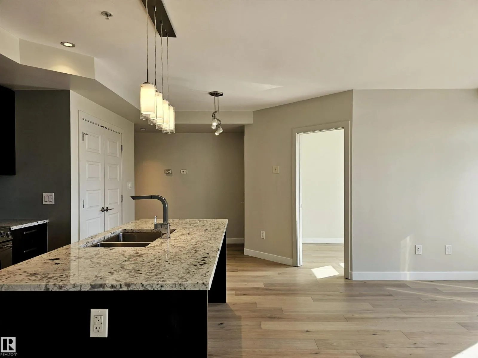 #701 10388 105 ST NW