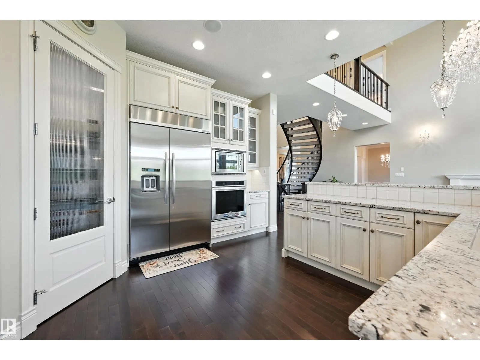 631 HOWATT DR SW