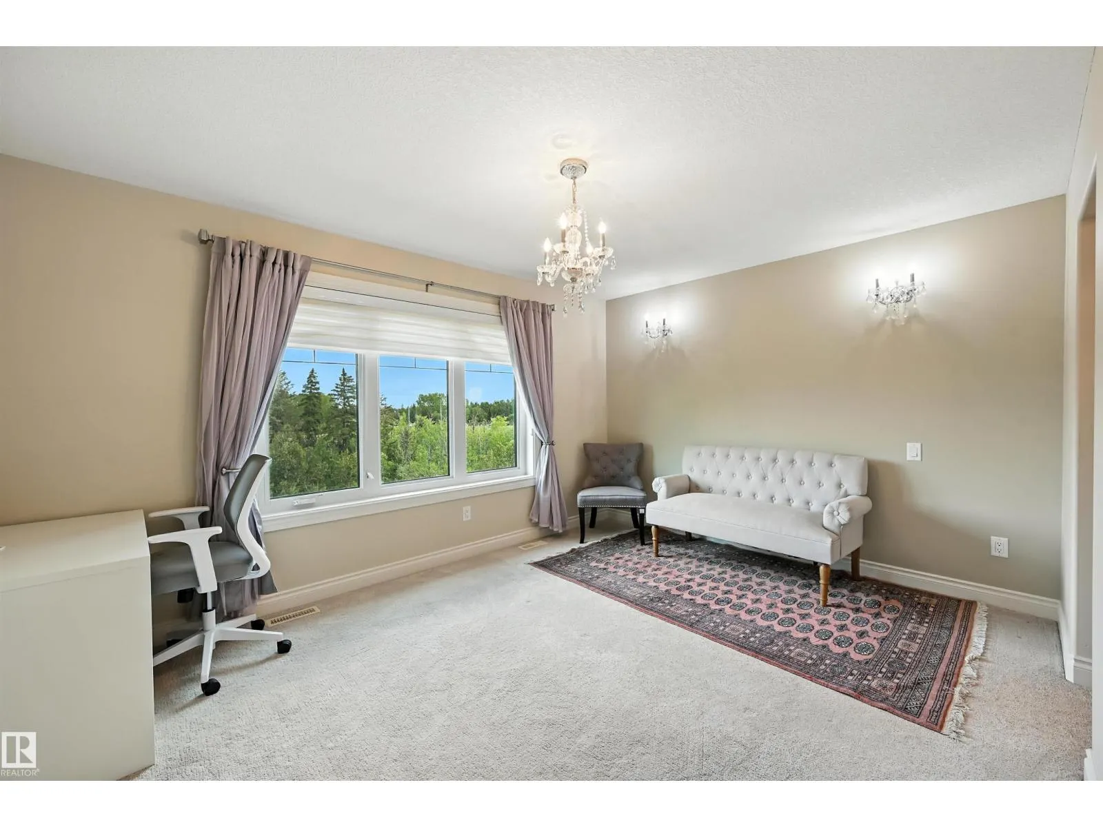 631 HOWATT DR SW