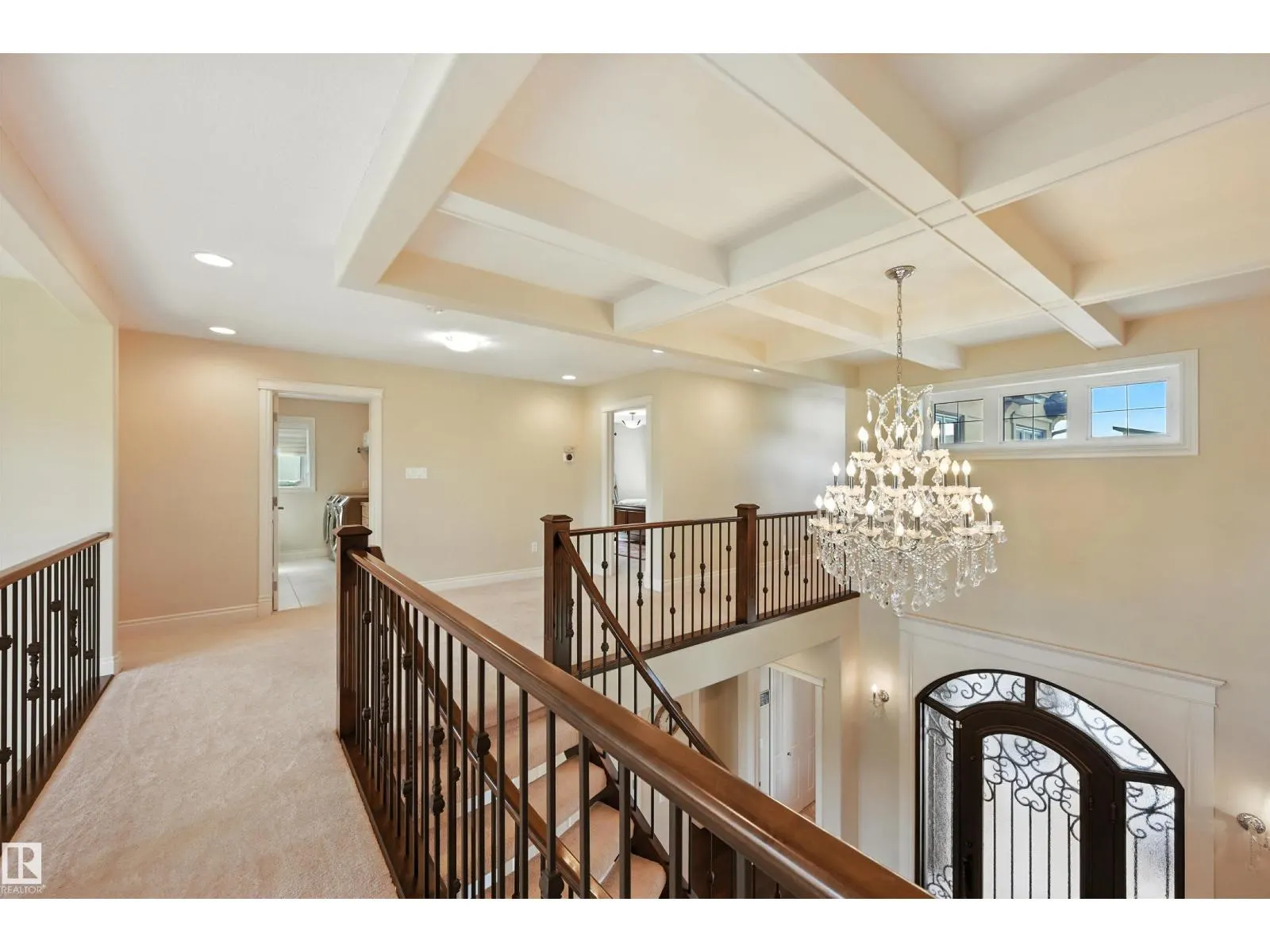 631 HOWATT DR SW
