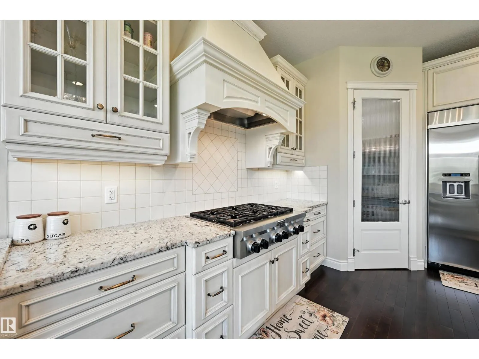 631 HOWATT DR SW