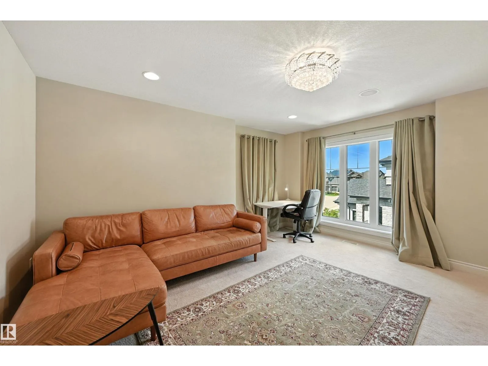 631 HOWATT DR SW