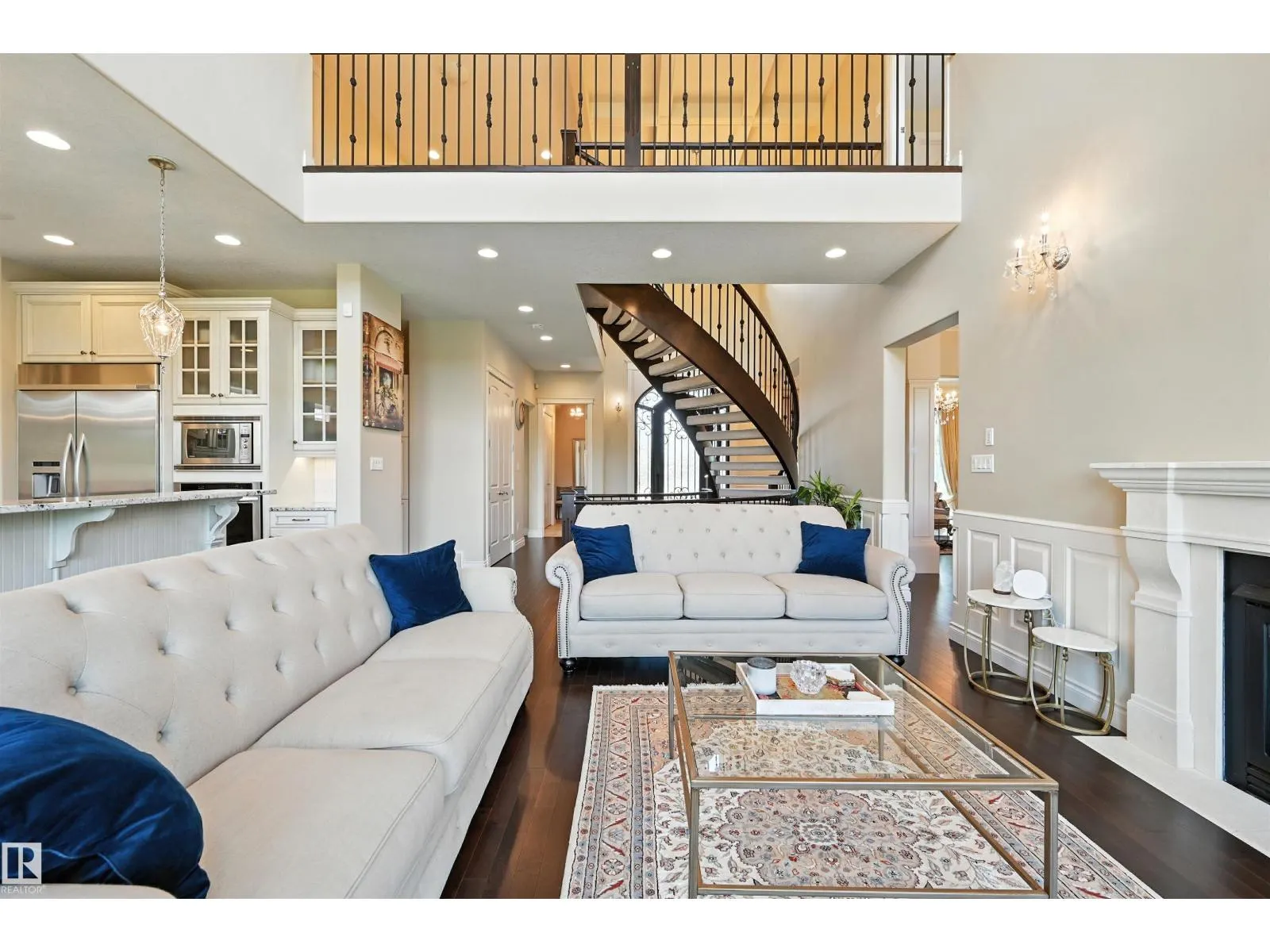 631 HOWATT DR SW