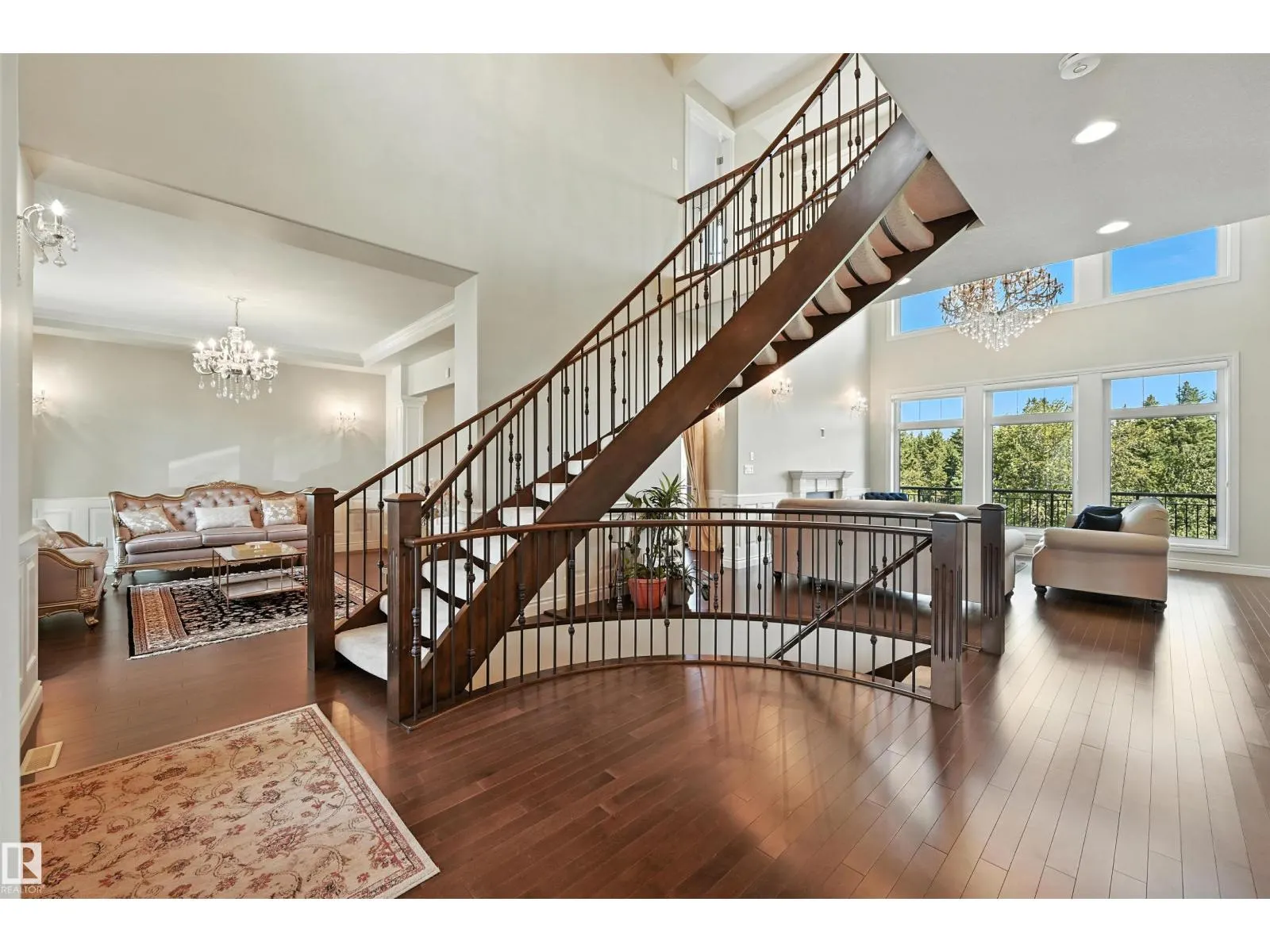 631 HOWATT DR SW