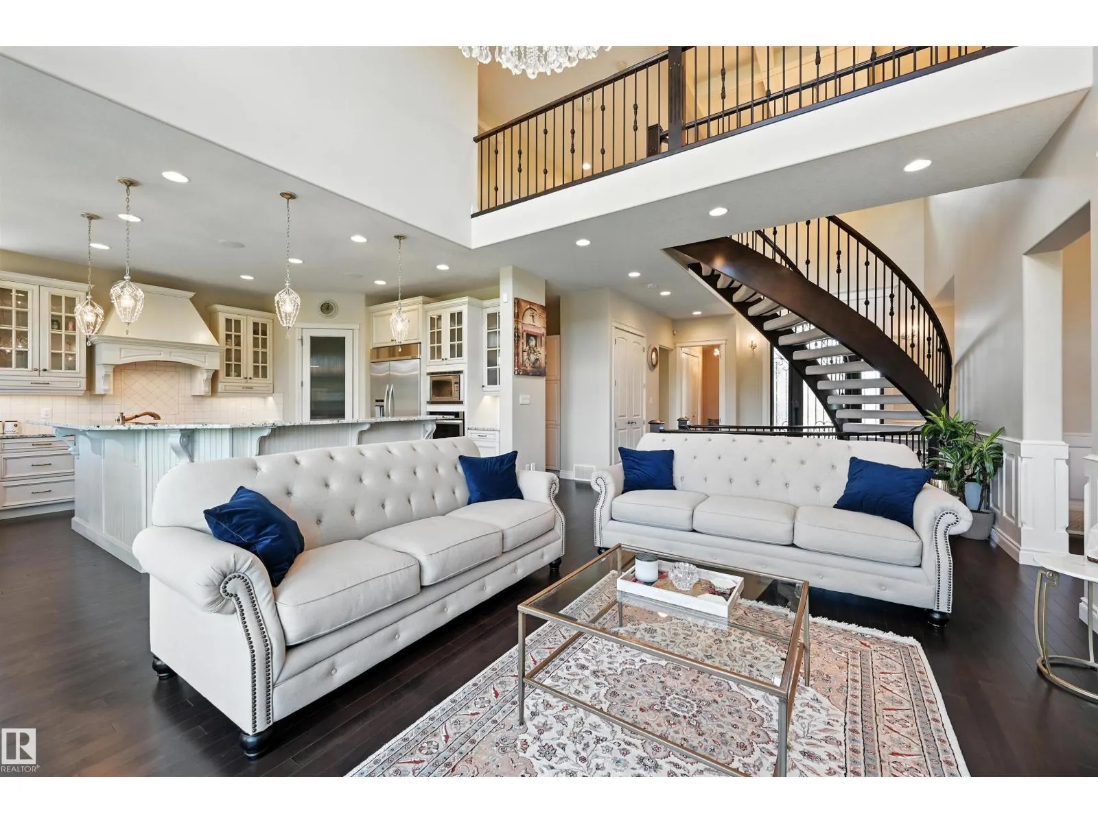 631 HOWATT DR SW